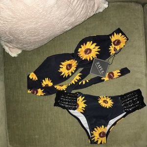 NWT Zaful Sunflower Black XS Bikini Set